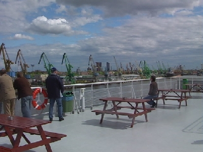 Die Krne im langgestreckten Hafen von Klaipeda
